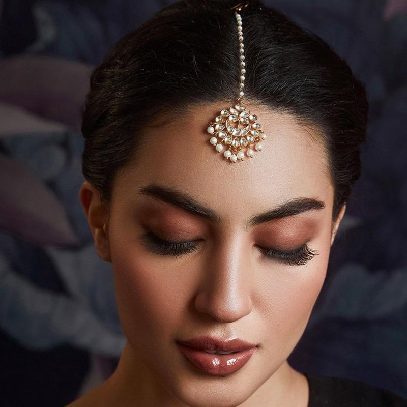 ヘアクリップ レディース 髪留め ジルコニア パール 扇形 水滴型 ペンダント 額飾り チェーン 電気メッ..