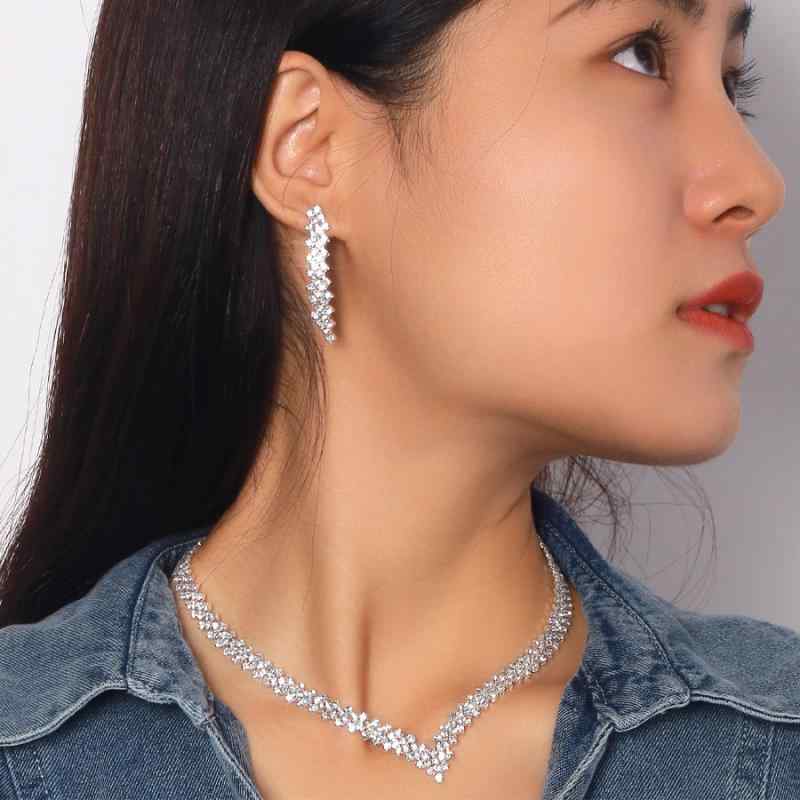 ネックレス ピアス セット レディース アクセサリー ジュエリー ラインストーン ビジュー ひし形 幾何学モチーフ 華やか 高級感 結婚式 ウェディング パーティー エレガント 大人 きれいめ 上品 春夏 シルバー ゴールド チョーカー
