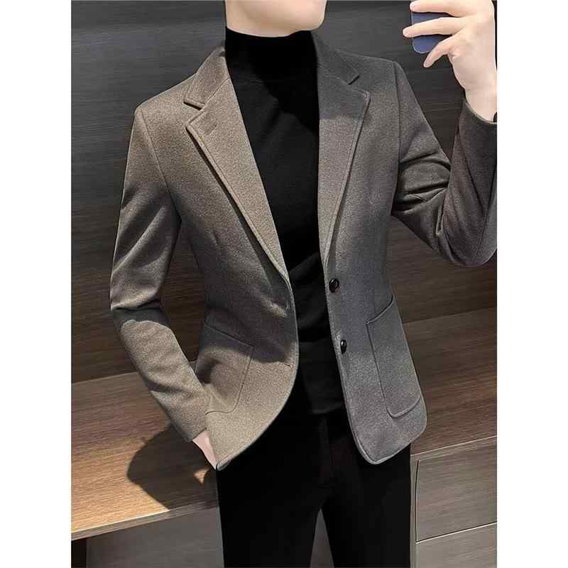 テーラードジャケット メンズ 男性 アウター 紳士服 秋冬 厚手 スリム 高級感 ビジネス 通勤 普段使い 無地 ライトブラウン ブラック グレー 暖かい 防寒 ウール混 メルトン セットアップ ブレザー 上着 シングル ノッチドラペル