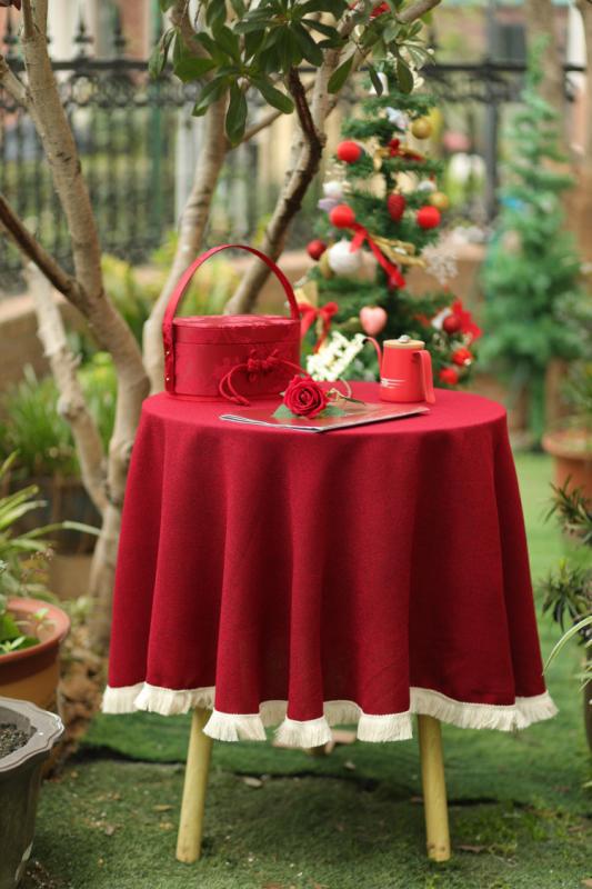テーブルクロス おしゃれ 布 ポリエステル 赤 フリンジ 円形 正方形 長方形 食卓カバー 防塵 傷防止 ダイニング リビング 普段使い クリスマス 新年 結婚式 記念日 写真撮影 お祝い パーティー イベント 装飾 ヴィンテージ風風 シンプル