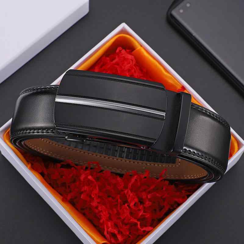 ベルト メンズ レザー 牛革 レザー オートロック式 自動バックル 穴なし 無段階調整 ビジネス カジュアル 通勤 スーツ 紳士用 高級感 シンプル おしゃれ 丈夫 幅 ロングサイズ ブラック ブラウン 110-130cm