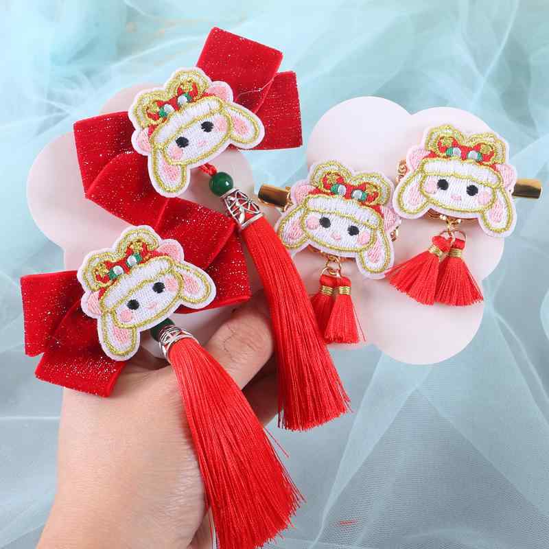 ヘアアクセサリー 女の子 キッズ 髪飾り クリップ 刺繍 タッセル リボン 蝶結び 赤 お正月 七五三 お祝い 着物 浴衣 袴 中華風 ハンドメイド 布製 高級感 かわいい 秋冬 パッチン留め ベビー ガールモチーフ