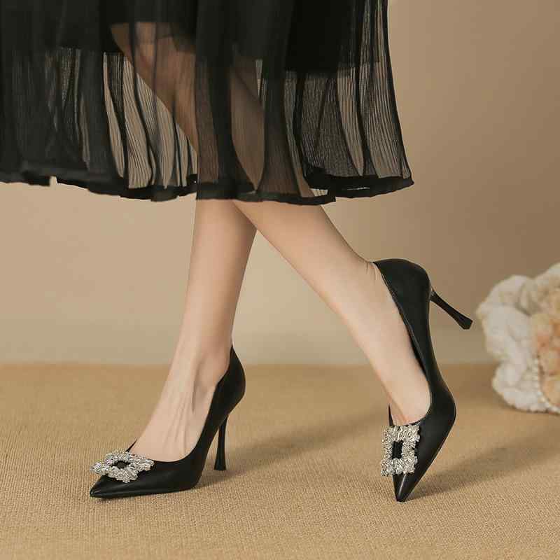 パンプス レディース ポインテッドトゥ ピンヒール ラインストーン 柔らかい 走れる 幅広 大きいサイズ..