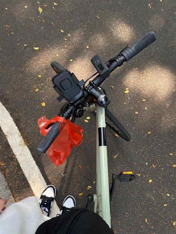 自転車 スマホホルダー ロードバイク マウンテンバイク サイクリング ツーリング ナビ 固定 防振 スタンド ハンドル バックミラー 黒 赤