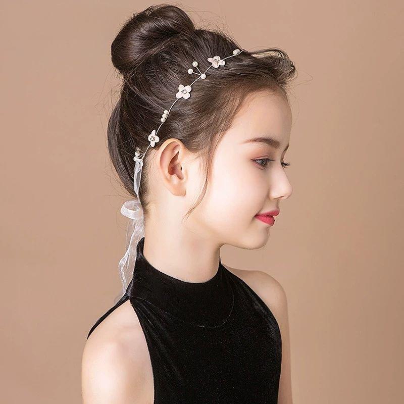 ・カテゴリ: ヘアアクセサリー・タイプ: カチューシャ、ヘアバンド・スタイル: 韓国・素材: 布・加工方法: ハンドメイド・対象: 子供・推奨年齢: 3歳以上・モチーフ: 花・カラー: ゴールド、シルバー