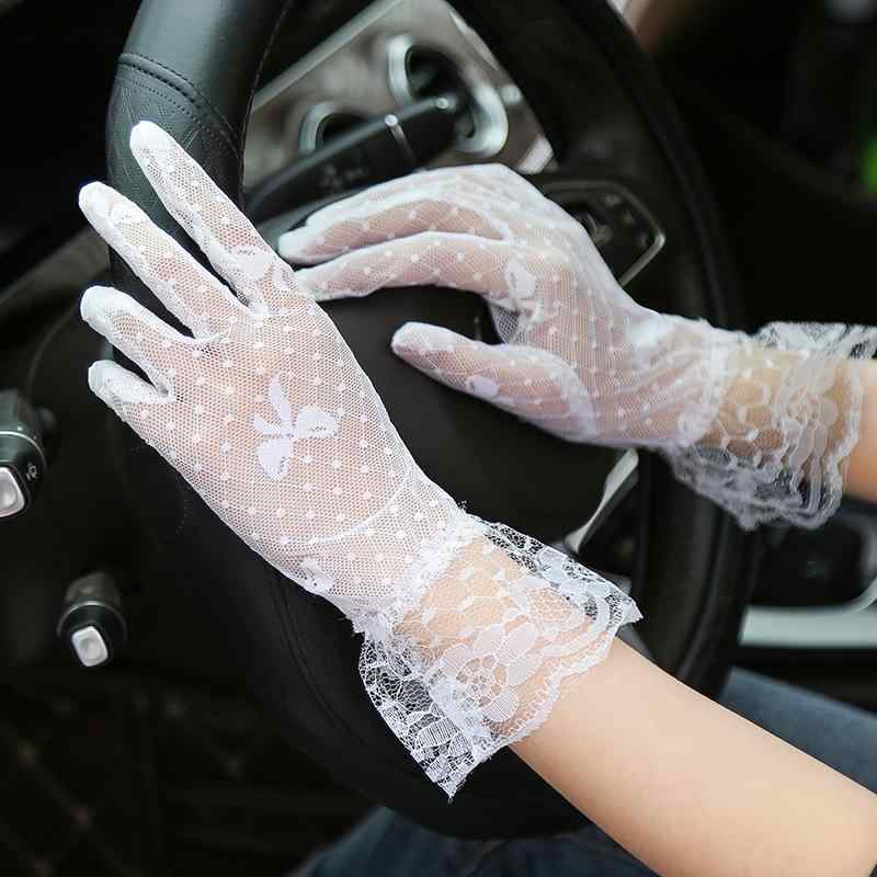 ウェディンググローブ レディース 手袋 ブライダル小物 レース 挙式 披露宴 パーティー 薄手 シースルー 透け感 メッシュ 花柄 リボン付 ショート エレガント 上品 高級感 かわいい ホワイト ブラック 春夏