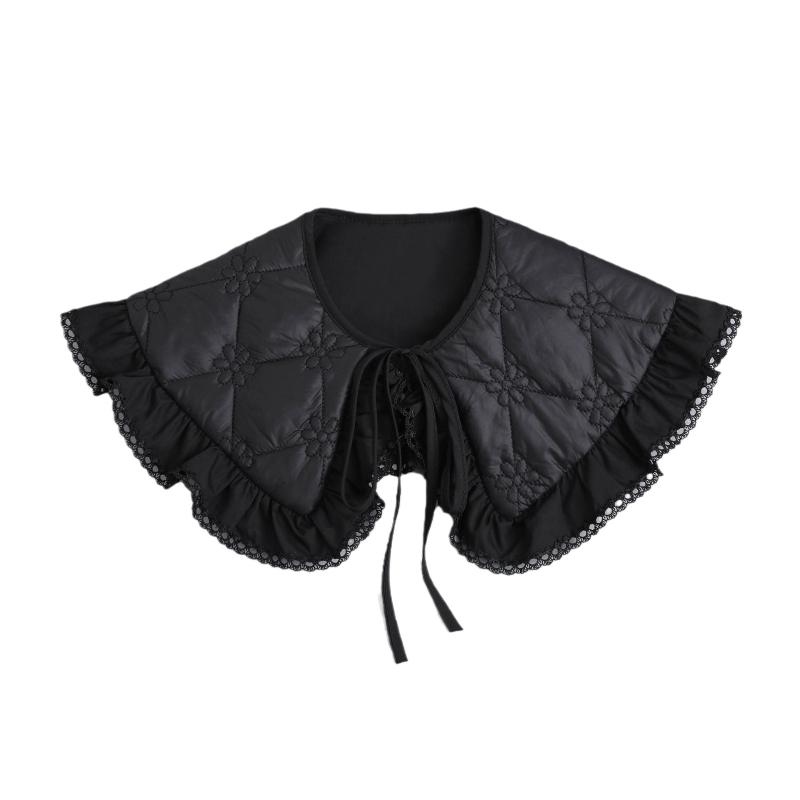 ・カテゴリ: 付け襟・対象: レディース・素材: 綿・スタイル: エレガント・幅: 41cm・織り方: 平織り・柄: チェック・加工: 刺繍・タイプ: ケープ風・カラー展開: ブラック