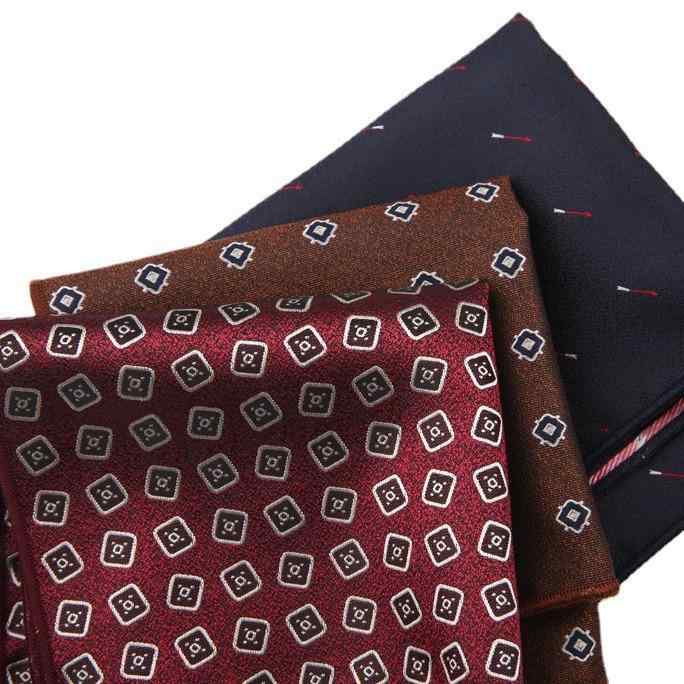 ポケットチーフ メンズ 男性 スーツ 紳士用 正装 ビジネス フォーマル 冠婚葬祭 結婚式 披露宴 ハンカチ ストライプ柄 ジャガード織り ポリエステル 高級感 光沢 スクエア 礼服 秋冬 会社 営業