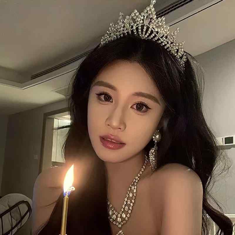 ティアラ レディース 王冠 ヘッドドレス 髪飾り 結婚式 誕生日 パーティー シルバー ホワイト ピンク ..