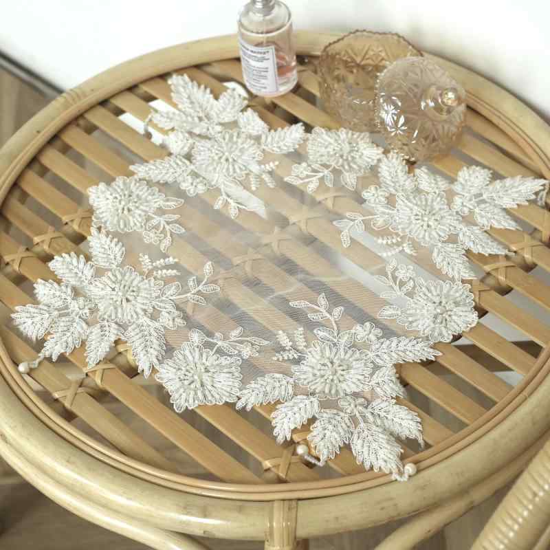 テーブルクロス マルチカバー レース 刺繍 パール パール 欧風 韓国スタイル チュール 防塵 装飾布 ランナー 敷物 白 ベージュ おしゃれ かわいい 高級感 華やか エレガント リビング 寝室 ダイニング ポリエステル