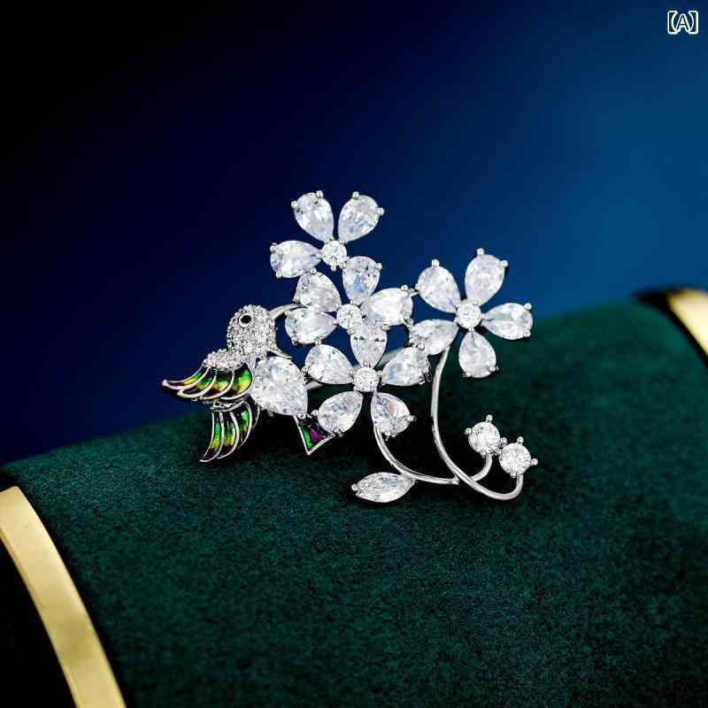 ブローチ レディース メンズ コサージュ タックピン アクセサリー カササギ 鳥 花 植物 高級感 上品 繊細 個性的 ホワイト ゴールド 銅 秋冬 結婚式 パーティー 普段使い 華やか エレガント 2