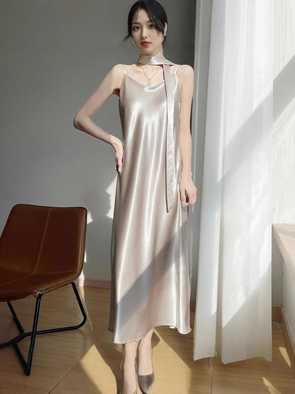 ワンピース レディース ロング丈 キャミソール Aライン Vネック アセテート サテン 上品 エレガント 高級感 きれいめ 滑らか 光沢感 無地 春夏 リボン パーティー お呼ばれ シャンパン シルバーグレー ゴールド