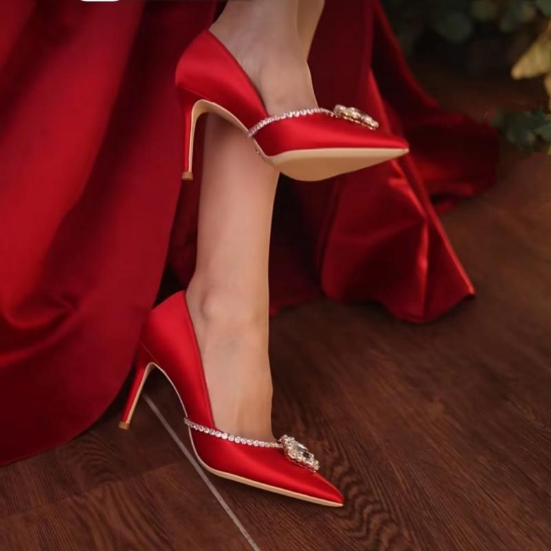 パンプス レディース 結婚式 パーティー ブライダルシューズ ウェディング ラインストーン ビジュー ワ..