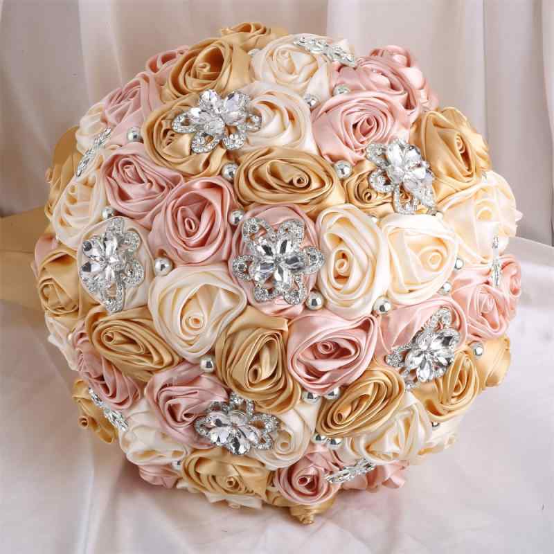 Rakuten - ウエディングブーケ レディース 結婚式 披露宴 前撮り ブライダル 花嫁 ブライズメイド サテンリボン バラ ローズ ラインストーン ジルコニア つぼみ 高級感 華やか ホワイト ブルー レッド 手提げ花束 フラワー 造花 アクセサリー