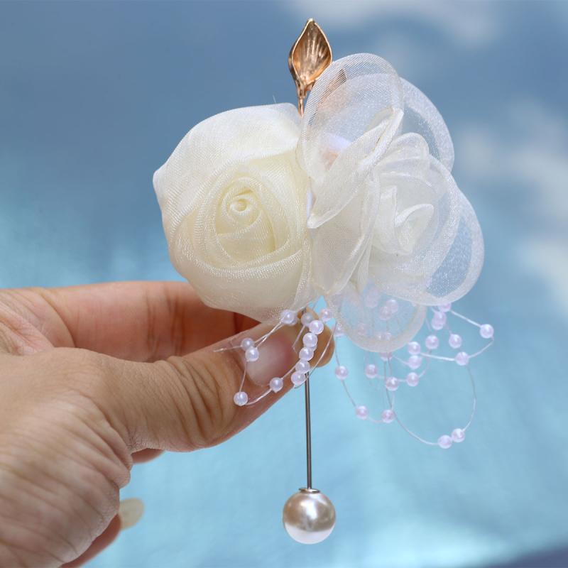 Pearl White - コサージュ メンズ レディース ブローチ リストブーケ ボトニエール 手首飾り 結婚式 ウェディング 披露宴 アウトドア 新郎 新婦 ブライズメイド アッシャー クリーム アイボリー ハンドメイド 布製 清楚 韓国