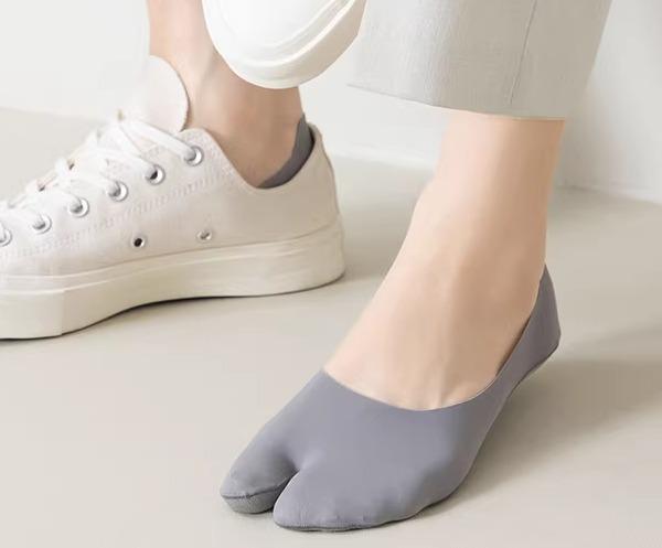 靴下 足袋 ソックス メンズ 春夏 薄手 吸湿 速乾 通気性 快適 防臭 2本指 幅広 ゆったり 大きいサイズ ナイロン 伸縮性 シンプル 黒 グレー 白 セット