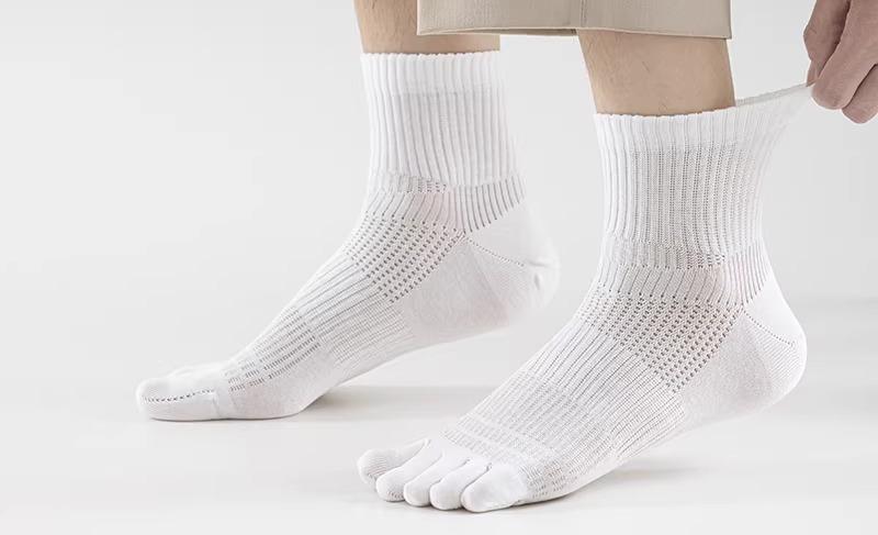 五本指ソックス 靴下 メンズ 大きいサイズ ゆったり 春夏 スポーツ 普段使い 消臭 吸水 速乾 接触冷感 通気性 メッシュ 黒 白 グレー ..