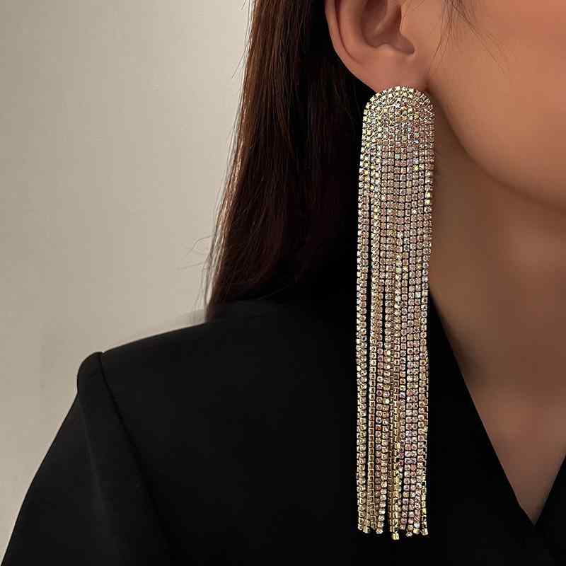 ピアス レディース ロング フリンジ ラインストーン 揺れる 大ぶり 小顔効果 韓国 きれいめ 上品 高級感 電気メッキ加工 ゴールド シルバー 結婚式 パーティー 普段使い ジュエリー かわいい 春夏