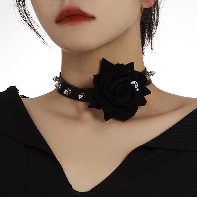 チョーカー レディース ネックレス ゴシック ダーク スカル ドクロ バラ 薔薇 花 PUレザー 合成革 個性的 ロリータ ヴィンテージ風 重ね付け風 合金 電気メッキ加工 ツイストチェーン 地雷系 量産系 ブラック
