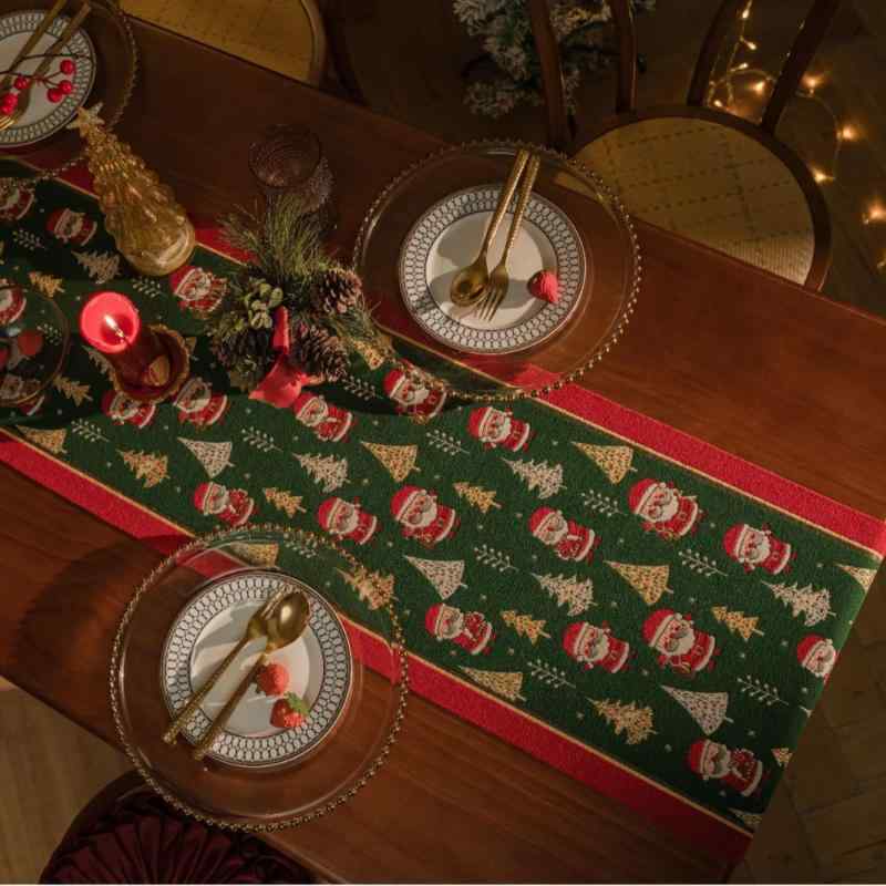テーブルランナー クリスマス サンタクロース ツリー アメリカン ジャガード タッセル フリンジ グリーン レッド ダイニングテーブル テレビ台 インテリア パーティー 高級感 おしゃれ かわいい ポリエステル 秋冬