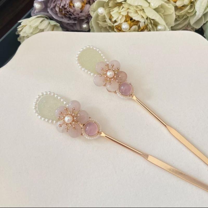 ・カテゴリ: ヘアアクセサリー・スタイル: 中華風・主な素材: 金属・カラー展開: 桃花かんざし、桃花かんざし（タッセル付き）