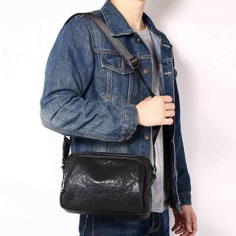 ショルダーバッグ メンズ 男性用 鞄 カバン 斜めがけ 肩掛け レザー 牛革 レザー 横型 コンパクト 小さめ 軽量 軽い シンプル 高級感 ストリート 無地 ブラック 黒 普段使い デイリー 通勤 春夏 丈夫 通気性