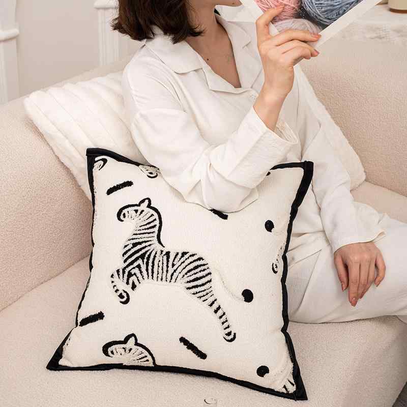 ・スタイル: シンプルモダン・適用シーン: 家庭用・適用空間: リビング・形状: スクエア・素材: 混紡・カテゴリ: クッション・サイズ展開: 45x45cm, 50x50cm, 60x60cm, 50x70cm, 60x80cm・柄: 幾何学模様