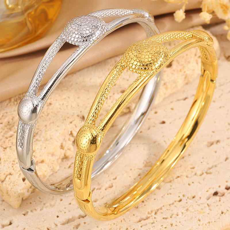 Diamond - バングル レディース ブレスレット アクセサリー ステンレス レトロ アンティーク調 電気メッキ加工 変色しにくい 錆びに強い 透かし彫り オープンタイプ サークル アシンメトリー ニュアンス 不規則 個性的 秋冬 金 銀