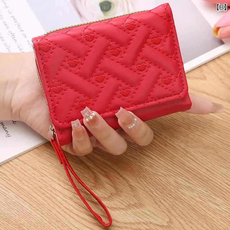 財布 レディース 三つ折り ミニ コンパクト ウォレット コインケース 札入れ さいふ カード キルティング 刺繍 ハート 合成革 軽量 韓国 かわいい おしゃれ カジュアル 普段使い ブラック ピンク レッド 春夏