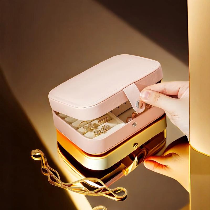 ジュエリーボックス レディース アクセサリーケース 携帯式 持ち運び 旅行用 宝石箱 ピアス ネックレス 指輪 小物入れ 保管 PUレザー 合成革 コンパクト シンプル 高級感 中型 無地 民族風 ピンク ホワイト ブラック