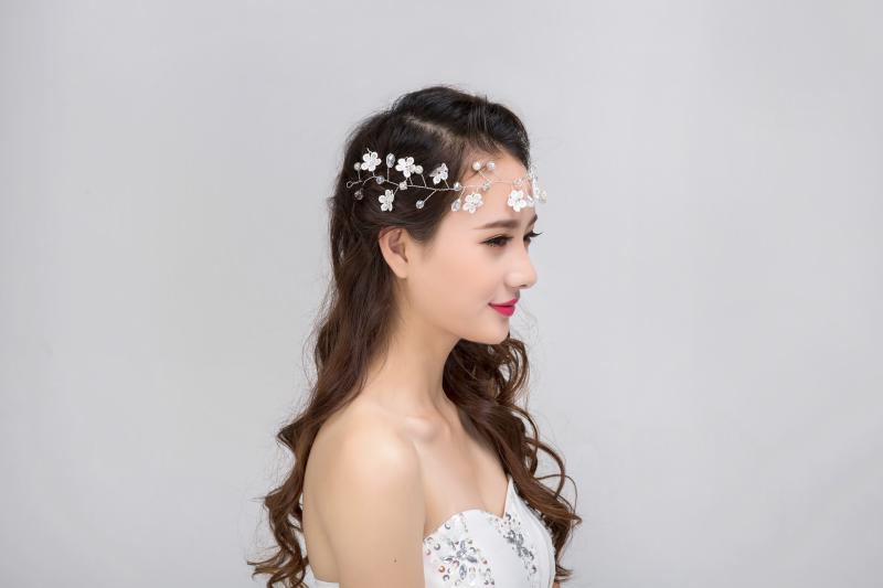 ・カテゴリ: ヘッドドレス、カチューシャ、ヘアバンド・スタイル: 韓国 ・対象: レディース・: 花・カラー展開: ホワイト・流行要素: リボン