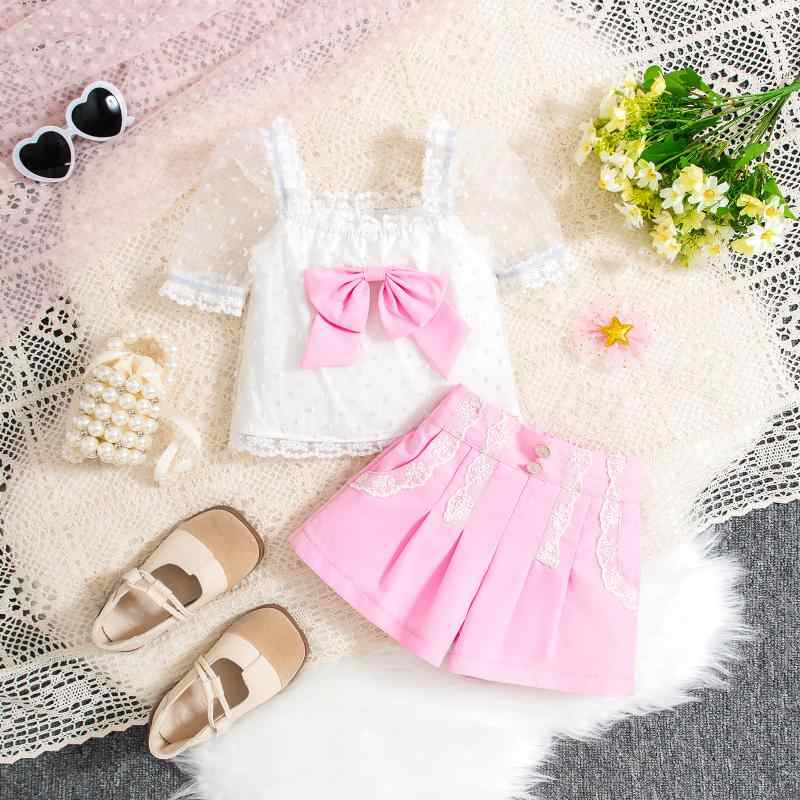 ・カテゴリ: 子供服セットアップ・性別: 女の子・スタイル: 欧米風・セット内容: パンツセット・セット点数: 2点セット・対象年齢: 1〜3歳（身長80〜100cm）・袖丈: 半袖・パンツ丈: ショートパンツ・生地加工: 柔軟加工・厚さ: 普通・柄: 無地・要素: セットアップ、レース、欧米スタイル・主な素材: 綿 65%・着脱方式: プルオーバー・カラー展開: ピンク・サイズ展開: 80cm、90cm、100cm、110cm、120cm