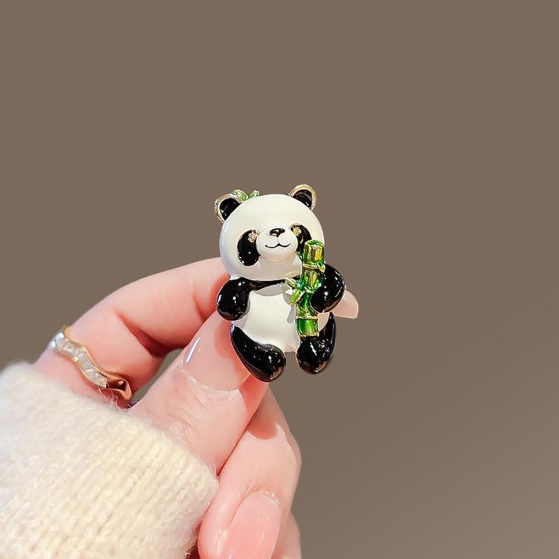 Other - ブローチ メンズ レディース パンダ 中華風 ピンバッジ コサージュ アクセサリー かわいい 高級感 亜鉛合金 エナメル 電気メッキ加工 縁起物 ラッキーアイテム 普段使い カジュアル ワンポイント オールシーズン