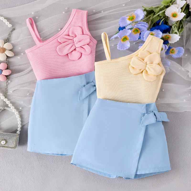 ・カテゴリ: 子供服セット・性別: 女の子・スタイル: 欧米風・セットタイプ: パンツセット・セット点数: 2点セット・対象年齢: 3-8歳（100-140cm）・袖丈: 長袖・ボトムス丈: ショートパンツ・生地加工: 柔軟加工・生地の厚さ: 普通・柄: 無地、花柄・主な素材: 綿95%・カラー展開: ピンク、イエロー・サイズ展開: 12-18M、18-24M、2-3Y、3-4Y、4-5Y