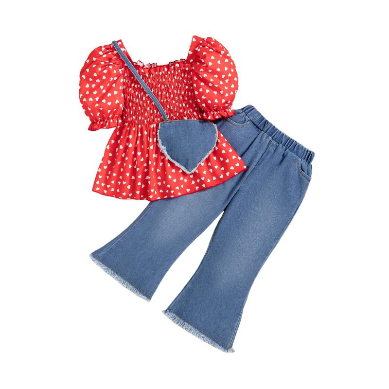 Skirt Set - セットアップ 女の子 キッズ 子供服 3点 半袖 トップス パフスリーブ シャーリング ハート柄 デニム ジーパン フレアパンツ ベルボトム 鞄 バッグ 春夏 綿 柔らかい カジュアル 欧米風 レッド かわいい 通学 お出かけ