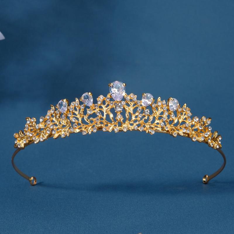 ティアラ レディース 王冠 クラウン カチューシャ ヘアアクセサリー ヘッドドレス ウェディング ブライダル 髪飾り 結婚式 披露宴 前撮り ラインストーン ジルコニア ビジュー クリスタル 欧米風 シンプル おしゃれ 高級感 キラキラ ゴールド シルバ