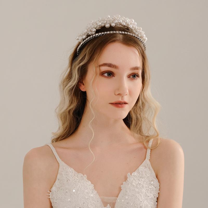 カチューシャ レディース ヘアアクセサリー 髪飾り ヘッドドレス パール 二層 ラインストーン ビジュー ヴィンテージ風 結婚式 披露宴 パーティー 華やか 上品 かわいい 韓国 シルバー ハンドメイド 小顔効果