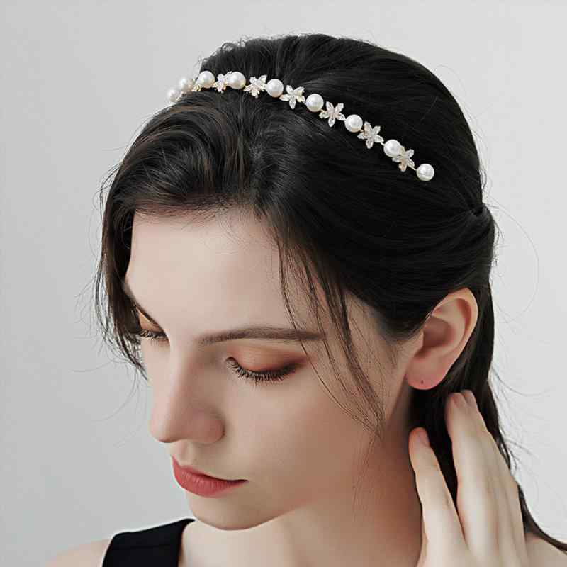 カチューシャ レディース ブライダル 花嫁 ヘアアクセサリー ヘッドドレス パール ジルコニア フラワー ラインストーン 欧米風 ヴィン..