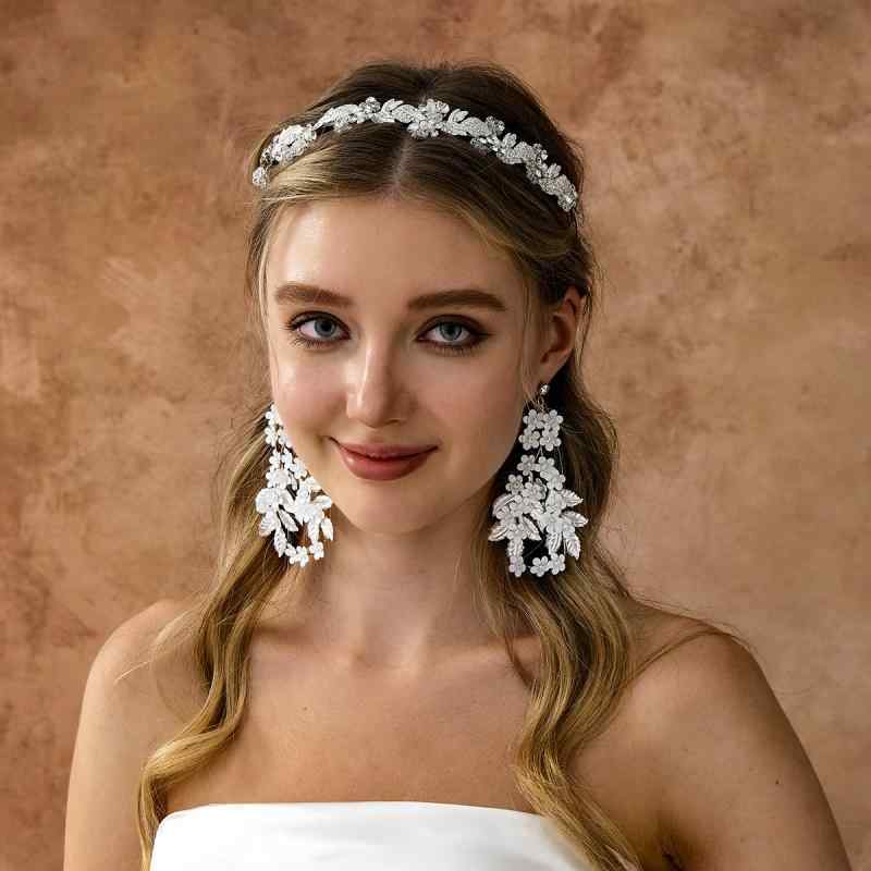 カチューシャ レディース 結婚式 ブライダル パーティー ヘッドドレス 髪飾り ヘアアクセサリー パール ラインストーン ビジュー ハンドメイド 花 モチーフ リーフ 華やか 上品 かわいい きれいめ 高級感 シルバー ゴールド ピアス