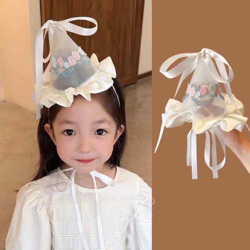 Cachucha - ヘアクリップ キッズ 女の子 誕生日 バースデーハット 刺繍 フレンチスタイル ヴィンテージ風 リボン 蝶結び かわいい プリンセス ハンドメイド 布製 お祝い パーティー ホワイト ゴールド 王冠 ハート 髪留め