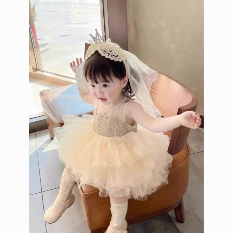 カチューシャ 女の子 キッズ ヘアバンド ヘッドドレス 王冠 クラウン ベール パール タッセル レース チュール 誕生日 パーティー 記念写真 プリンセス かわいい ヘアクリップ 春 ピンク ベージュ ガーリー