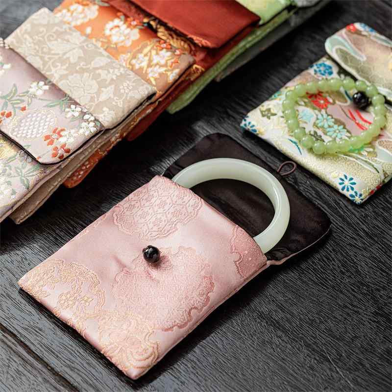 Tea-Utensils - 収納袋 メンズ レディース 巾着 アクセサリー ジュエリーポーチ 中国風 布製 小物入れ ブレスレット バングル 念珠 数珠 持ち運び 携帯用 保護 アジアン 刺繍 コレクション 高級感 春夏 ピンク レッド レトロ