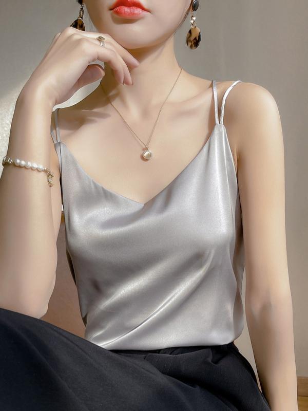・スタイル: キャミソール・フィット感: ゆったり・柄: 無地・: バックレス・素材: レーヨン、・カラー展開: ホワイト、ブラック、ダークグリーン、シャンパン、シルバーグレー、ブリックレッド・サイズ展開: S、M、L、XL、XXL、XXXL・対象: 大人・性別: レディース・ショルダーストラップ: 固定、ダブルストラップ・伸縮性: わずかな伸縮性・スタイルタイプ: 通勤、エレガント