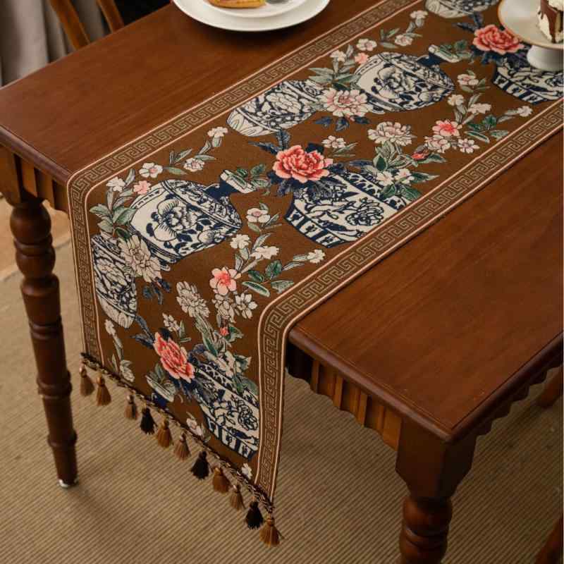 ・カテゴリ: テーブルランナー・スタイル: ・主な素材: ポリエステル、綿・柄: 中国風・カラー展開: レッド、コーヒー、フラワー、ブラック、グリーン、ブルー・サイズ展開: 35-120、35-140、35-160、35-180、35-200、35-220、35-240、35-275、35-300、35-350、35-400・推奨設置場所: リビング、寝室、書斎、ダイニング、ベランダ、店舗