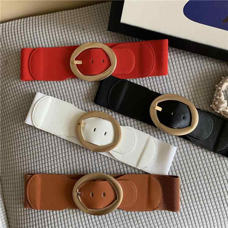 ・素材: 合成革・カラー展開: レッド、ブラック、ホワイト、キャメル