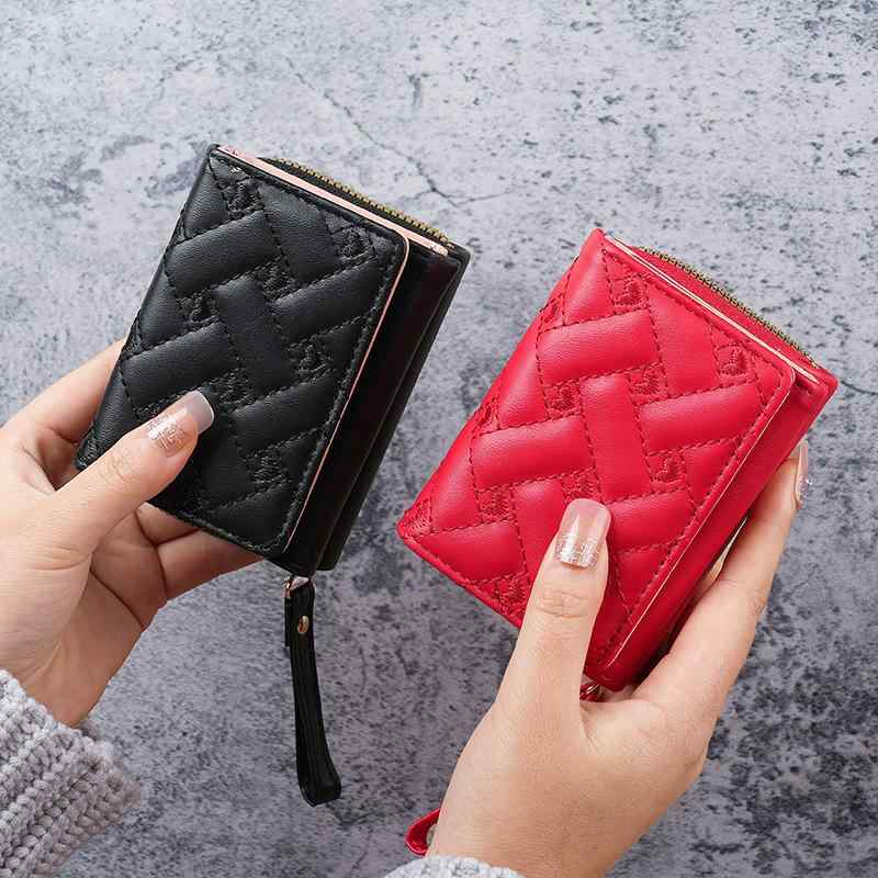B, C, D, G, J, L, S, T, Z - 財布 レディース 三つ折り コンパクト 小銭入れ ハート 刺繍 かわいい PUレザー 多機能 防水 超軽量 合成革 フェミニン 大人かわいい ピンク パープル レッド 普段使い デイリーユース カードホルダー ボタン