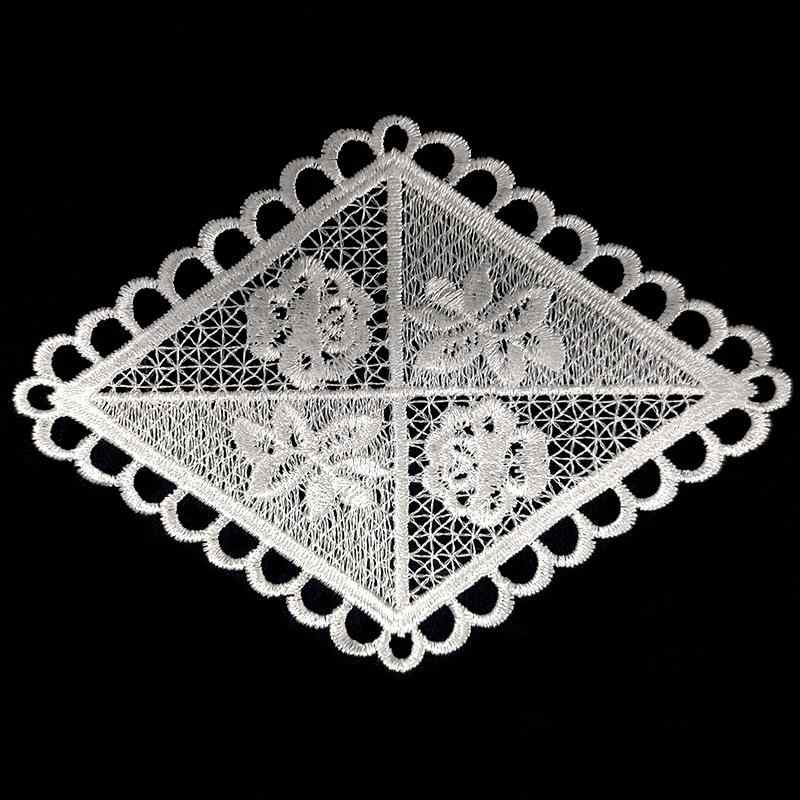 乐天商城 - ドイリー コースター 敷物 花柄 刺繍 水溶性レース 3D 立体 透かし彫り 高級感 撮影小道具 インテリア ダイニング テーブルセンター ランチョンマット ホワイト 白 菱形 オーバル シンプル ポリエステル 雑貨 布