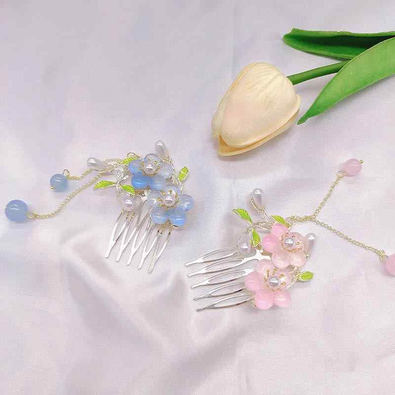 ・カテゴリ: ヘアアクセサリー・スタイル: 古風・素材: 合金・: 花・加工: メッキ・用途: 結婚式、誕生日、旅行、お祝い、ギフト、記念日・カラー展開: 桃花（ピンク）、桃花（ブルー）