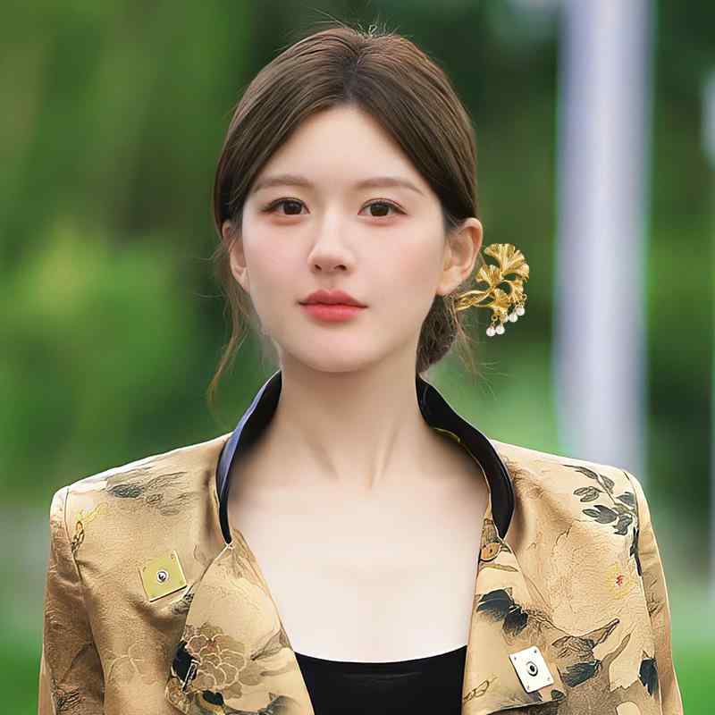 ・カテゴリ: ヘアアクセサリー・スタイル: 中国風・素材: 合金・: 花、銀杏の葉・加工: メッキ・カラー: ゴールド
