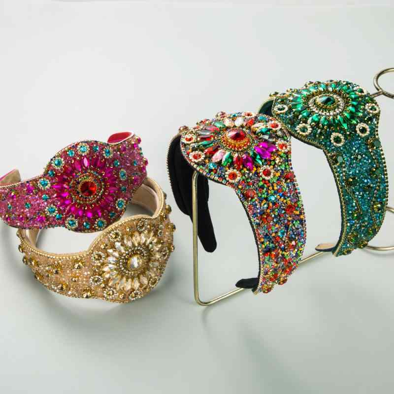 カチューシャ レディース ヘアアクセ 太め ワイド ヴィンテージ風 バロック調 豪華 高級感 エレガント ラインストーン ビジュー キラキラ パーティー 結婚式 お呼ばれ ブラウン マルチカラー ローズ 春夏